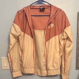 Nike Women’s Two-Toned Pink Windbreaker